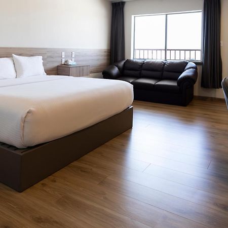 La Huerta Inn & Suites Cuauhtémoc Eksteriør billede