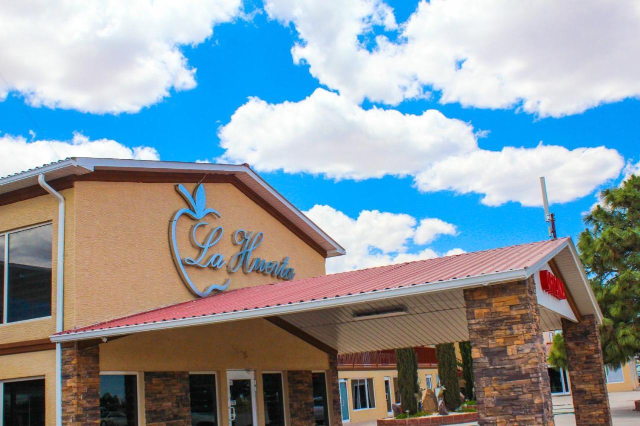 La Huerta Inn & Suites Cuauhtémoc Eksteriør billede