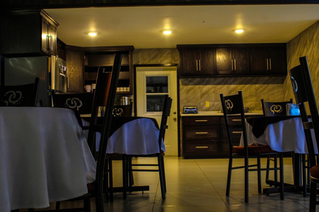 La Huerta Inn & Suites Cuauhtémoc Eksteriør billede