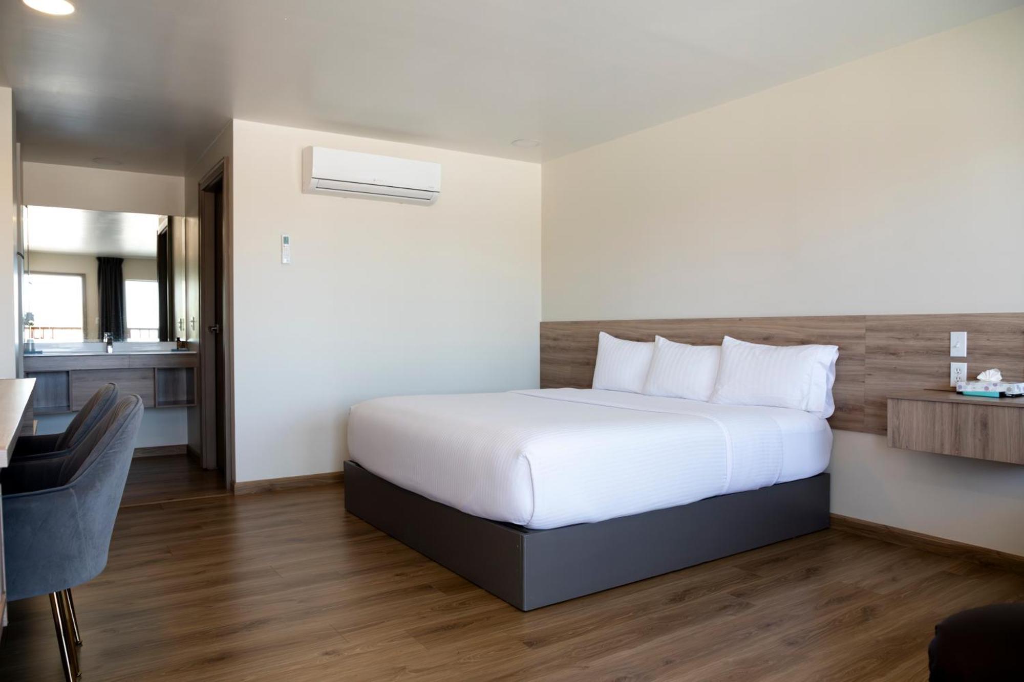 La Huerta Inn & Suites Cuauhtémoc Eksteriør billede