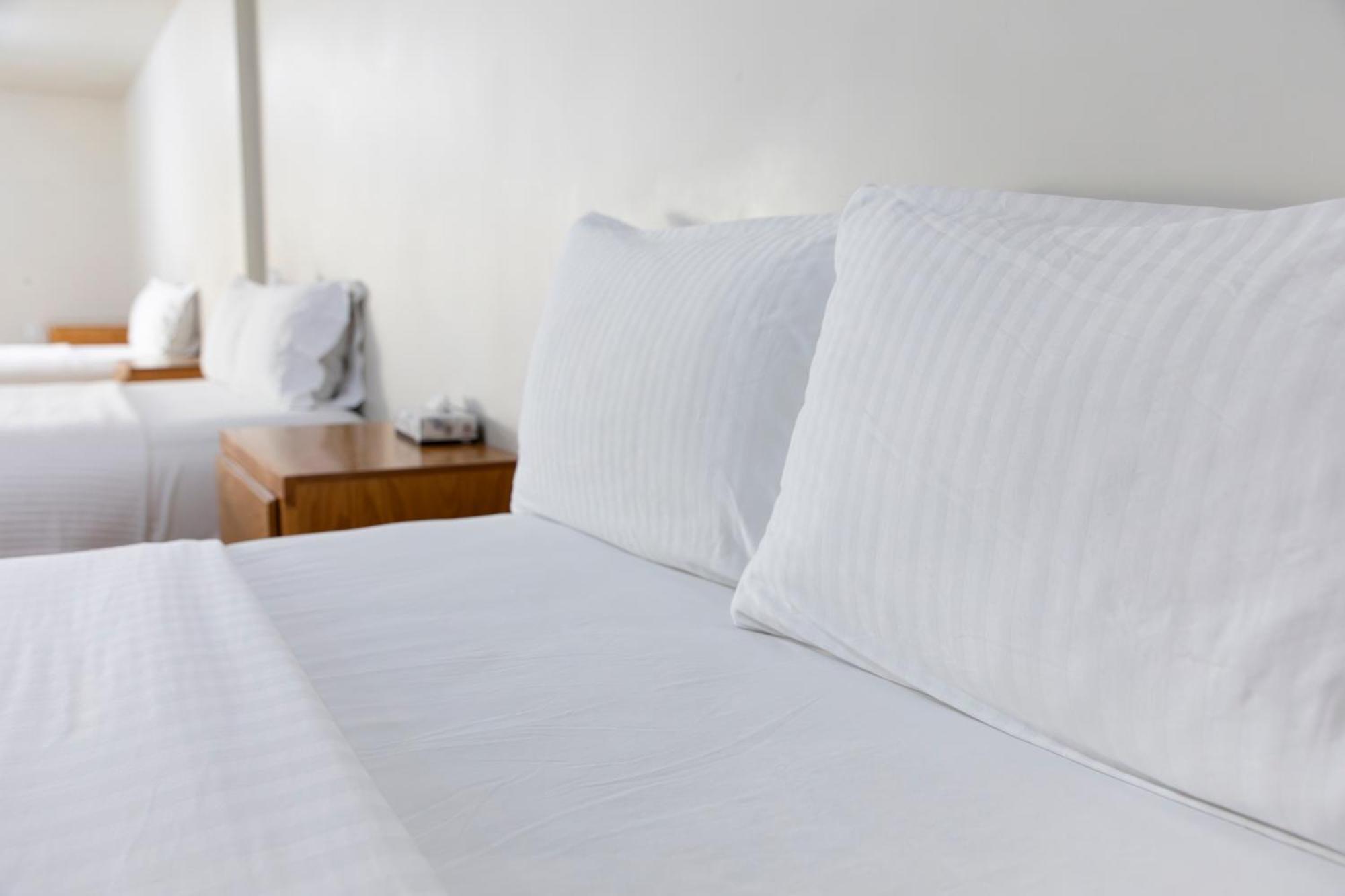 La Huerta Inn & Suites Cuauhtémoc Eksteriør billede